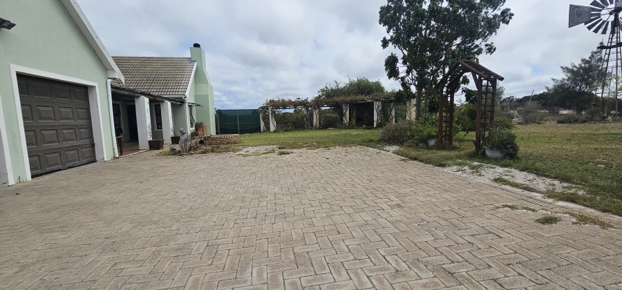 4 Bedroom Property for Sale in Hartebeesfontein Western Cape